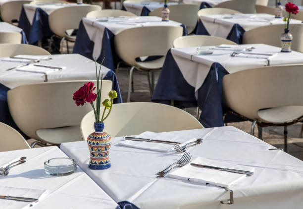 istock Street Restaurant Terrace 851922592