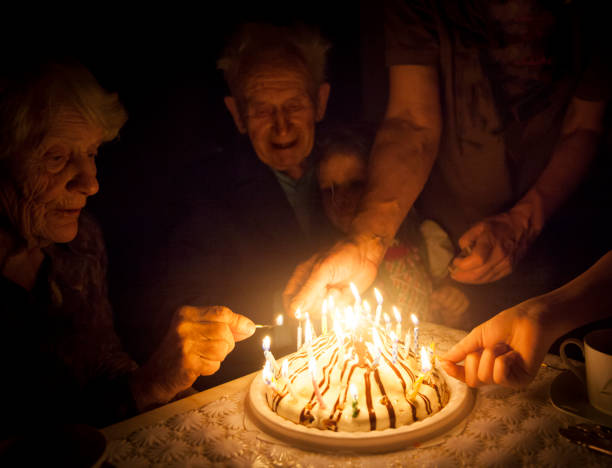 festa de aniversário para avós grande - great granddaughter - fotografias e filmes do acervo