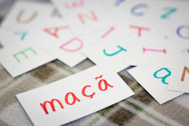 istock Portuguese; Learning the New Word with the Alphabet Cards (Translation; Apple) 851924506