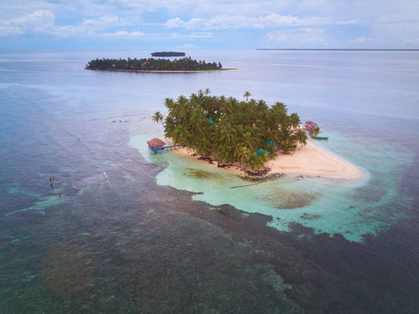 istock Group of small caribbean islands 851951414