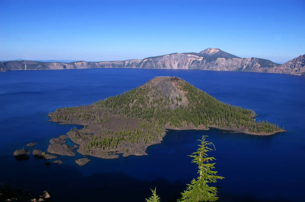 istock Crater Lake, Oregon 851982292