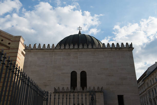 The Heroes’ Temple, designed by László Vágó and built in 1931 is used for religious services and to commenmorate 10,000 Hungarian Jewish soldiers that fought in World War 1.