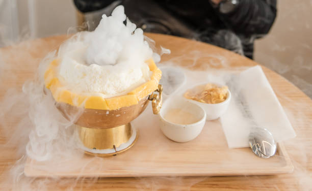 istock Mango bingsu, Fruit ice dessert with decorate topping beside 852021824