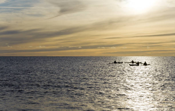 istock Kayakers at the horizon 852027106