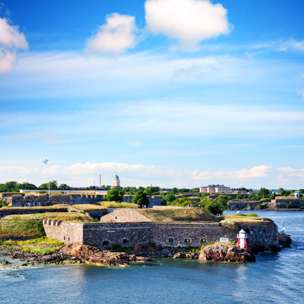 fortaleza de suomenlinna en helsinki - suomenlinna fotografías e imágenes de stock