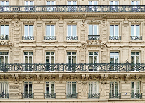 Front view of the Paris house facade.