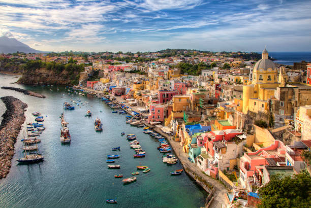 dall'isola di procida, golfo di napoli, italia - italy nobody mediterranean sea island foto e immagini stock