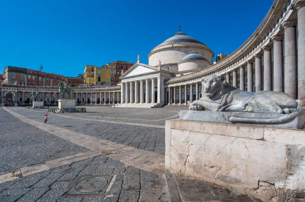 неаполь (кампания, италия) - piazza del plebiscito стоковые фото и изображения
