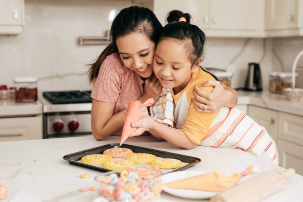 istock Mother and daughter at home 852401188