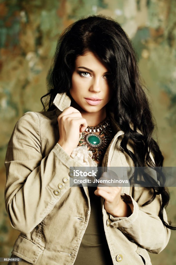 Fashion Glamour Beauty Girl With Stylish Hairstyle And Makeup Stock Photo -  Download Image Now - iStock