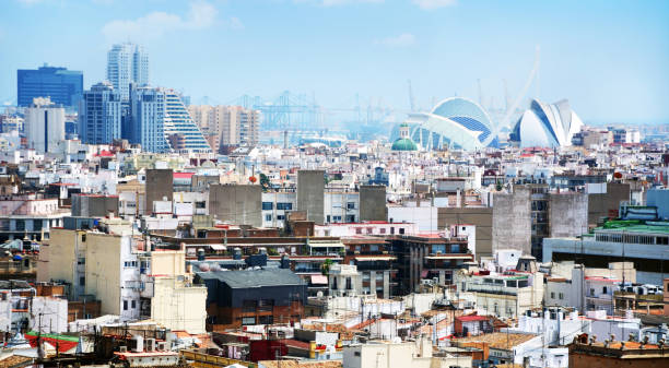 skyline de valence - valencia province valencia european culture ciutat de les arts i les ciencies photos et images de collection