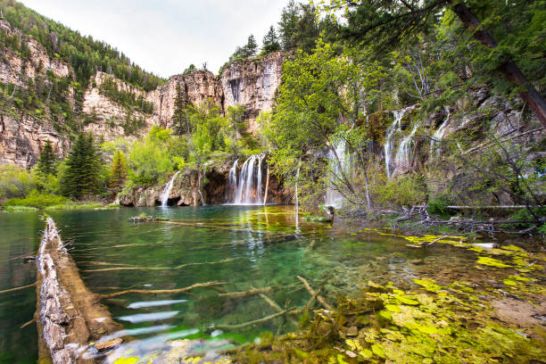 istock Hanging Lake - a Fairytale Place 852520578