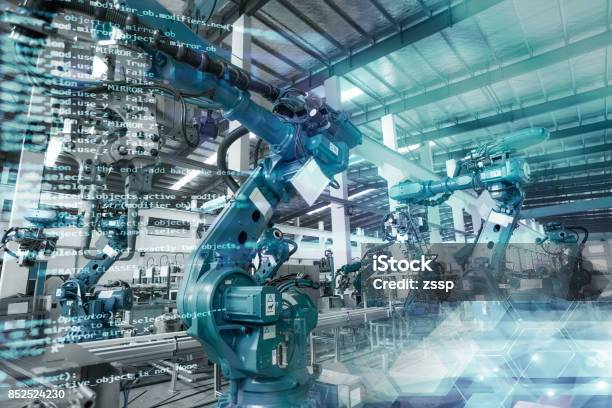 Industrieroboter Stockfoto und mehr Bilder von Herstellendes Gewerbe - Herstellendes Gewerbe, Automatisiert, Industrieroboter-Arm