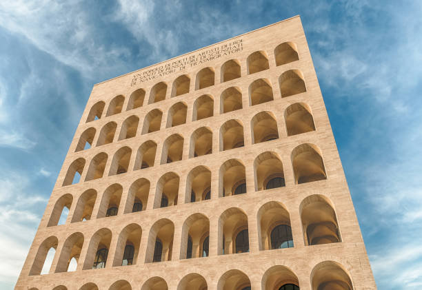 palazzo della civilta italiana, aka square colosseum, rzym, włochy - civilta zdjęcia i obrazy z banku zdjęć