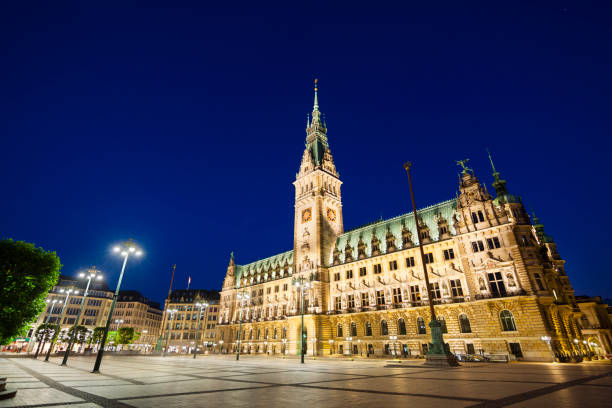 istock Hamburg Town Hall At Night 852844174