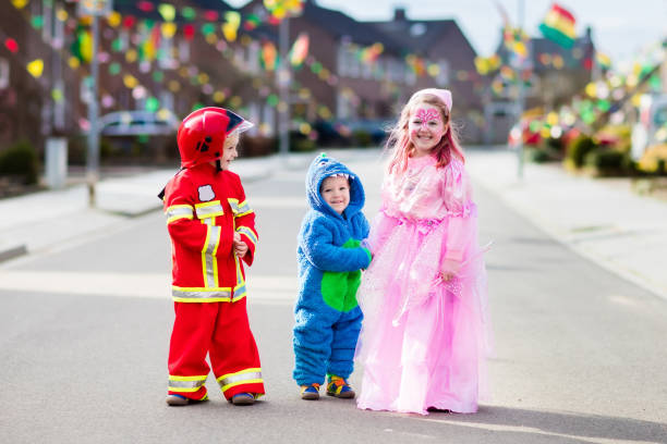 istock Kids on Halloween trick or treat. 852946038