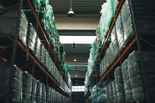 istock Water bottling factory 853211902