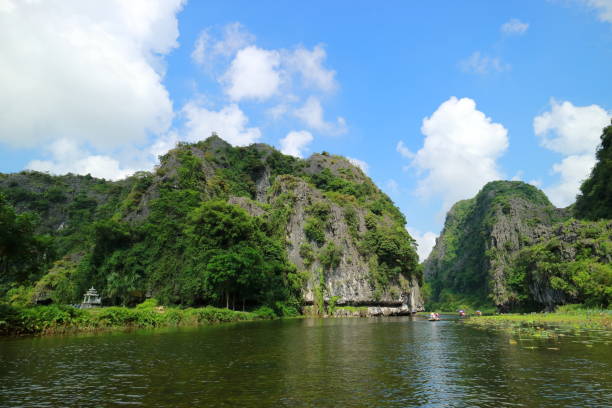 istock Tam coc in Ninh Binh, Vietnam 853231242
