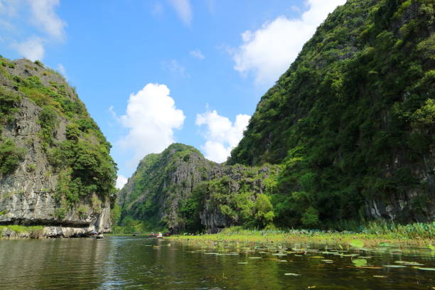 istock Tam coc in Ninh Binh, Vietnam 853231328