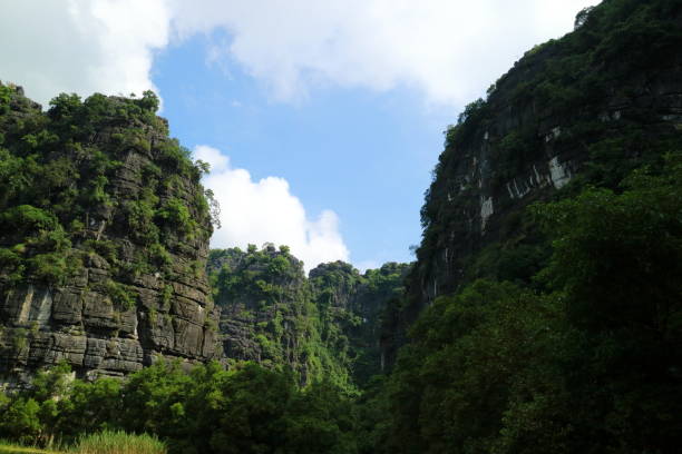 istock Tam coc in Ninh Binh, Vietnam 853307374