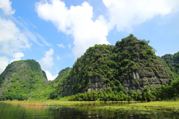 istock Tam coc in Ninh Binh, Vietnam 853307418