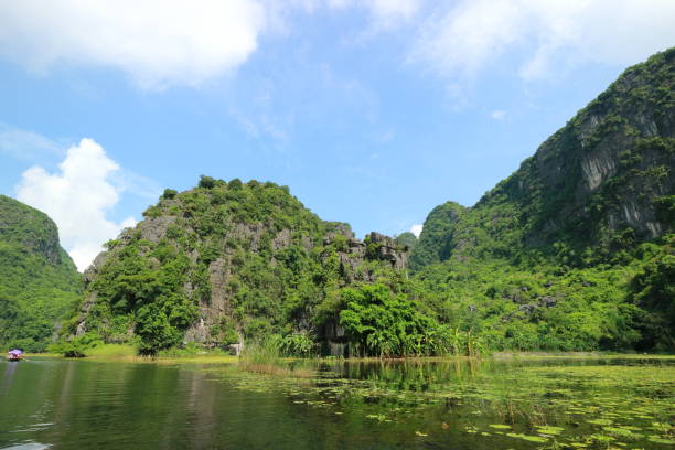 istock Tam coc in Ninh Binh, Vietnam 853307552