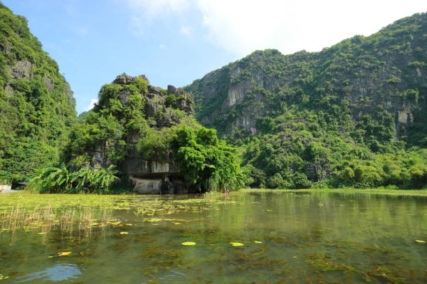 istock Tam coc in Ninh Binh, Vietnam 853307588