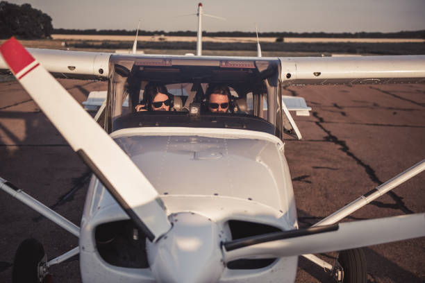 istock Couple in aircraft 853314218