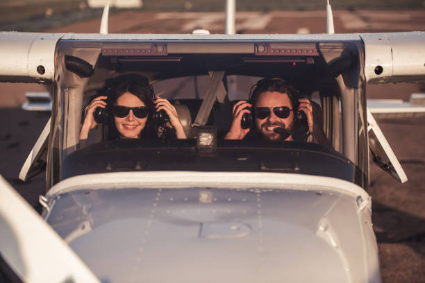 istock Couple in aircraft 853314316