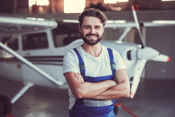 istock Mechanic and aircraft 853329852