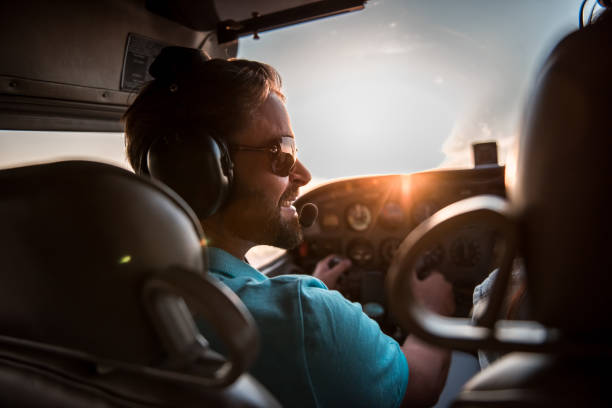 istock Couple in aircraft 853368844