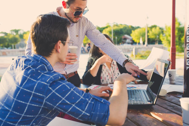 istock Business people 853623288