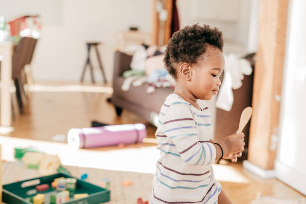 istock Ways to keep your toddler busy 853645926