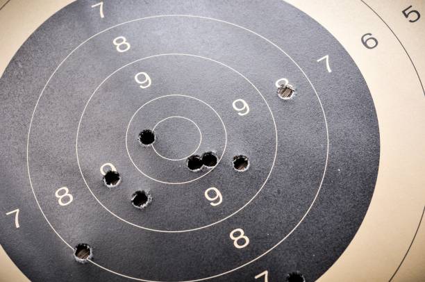 대상, 목적 및 계획 개념, 평면도와 목표 설정 - bullet hole target target shooting bulls eye 뉴스 사진 이미지