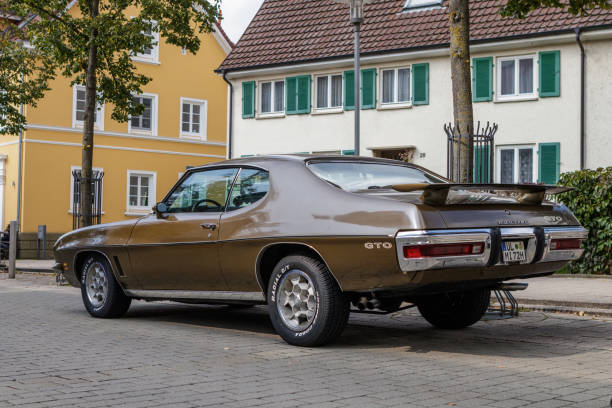 pontiac gto oldtimer auto bei uns car meeting-veranstaltung am 24. september 2017 in laupheim, deutschland - pontiac gto stock-fotos und bilder