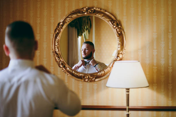 istock Groom in the morning going to the wedding 853877600