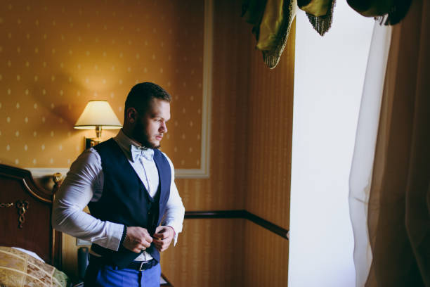 istock Groom in the morning going to the wedding 853877774