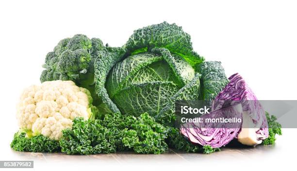 Composición Con Verduras Crudas Orgánicas Foto de stock y más banco de imágenes de Col - Col, Brécol, Coliflor