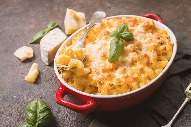 istock Mac and cheese, american style pasta 853903912