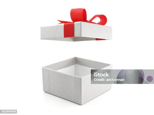 Caja De Regalo Blanca Abierta Y Vacía Con Lazo De Cinta Roja Aislado En Fondo Blanco Foto de stock y más banco de imágenes de Caja de regalo