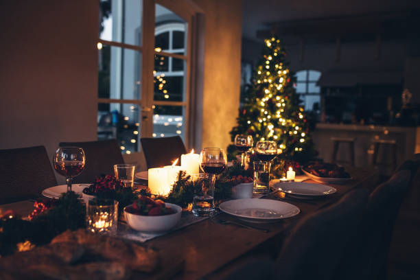 esstisch für das weihnachtsessen - feast day fotos stock-fotos und bilder