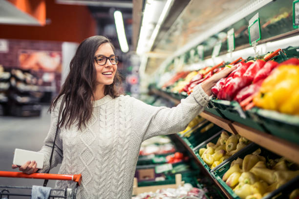 istock Buying healthy food 853930482