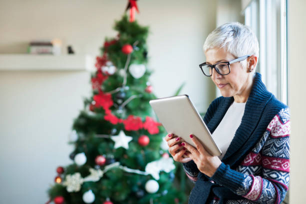 istock Online shopping for Christmas 853964618
