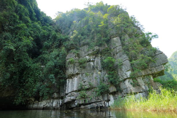 istock Tam coc in Ninh Binh, Vietnam 853983444