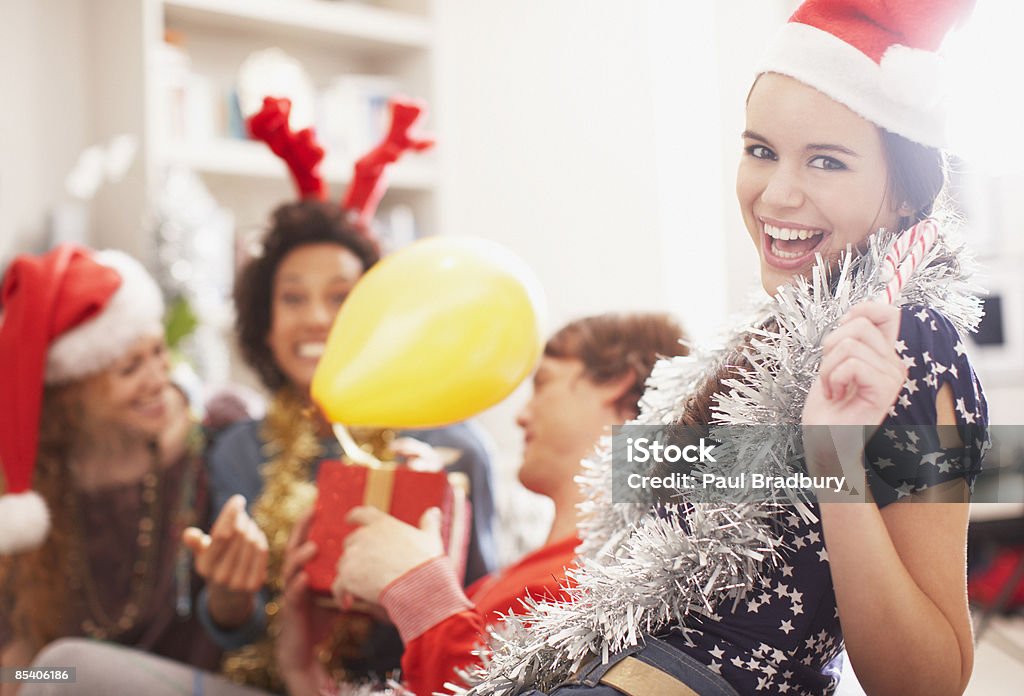 Pessoas apreciando Christmas party - Foto de stock de Natal royalty-free