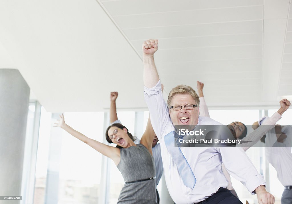 Geschäftsleute Tanzen im Büro - Lizenzfrei Büro Stock-Foto