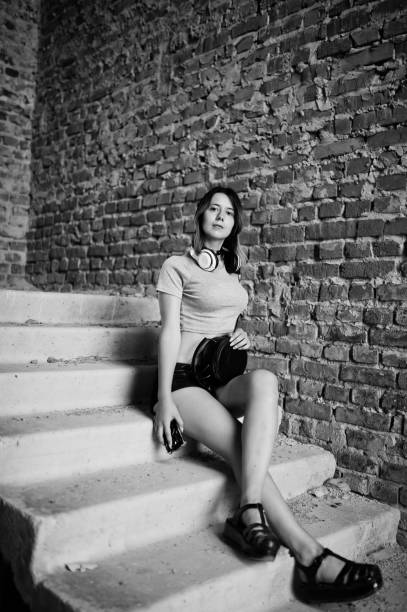 istock Girl wear on shorts 854082142