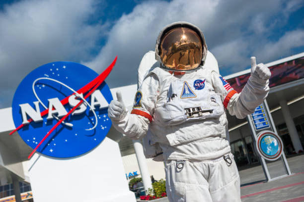 astronauten-anzug in cape canaveral florida usa - nasa stock-fotos und bilder