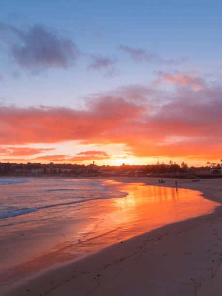 Bondi Sunset Sunset glow at Bondi Beach, Sydney, Australia bondi beach sunrise stock pictures, royalty-free photos & images