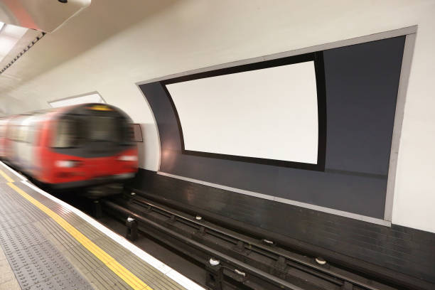 london metro railway platform - underground imagens e fotografias de stock